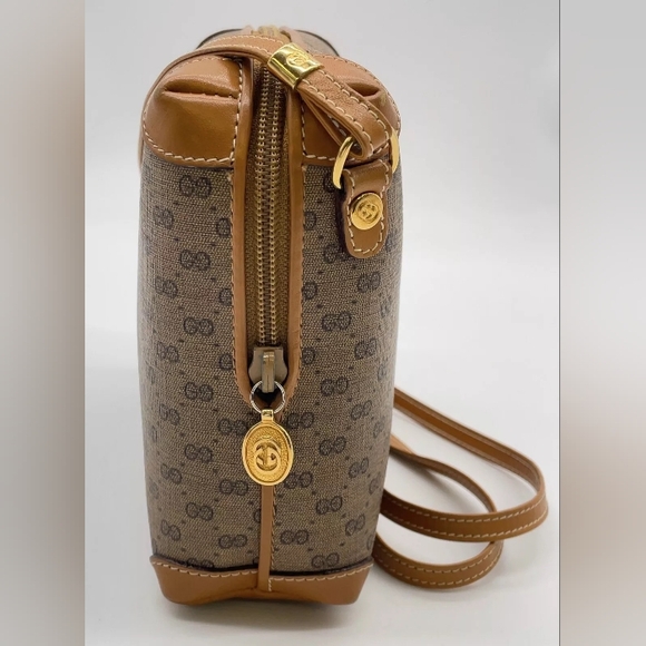 Authentic Gucci Micro GG Supreme Crossbody Bag - Picture 4 of 16